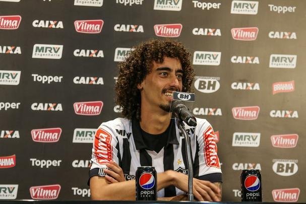 Imagens da apresentação de Valdívia no Atlético
