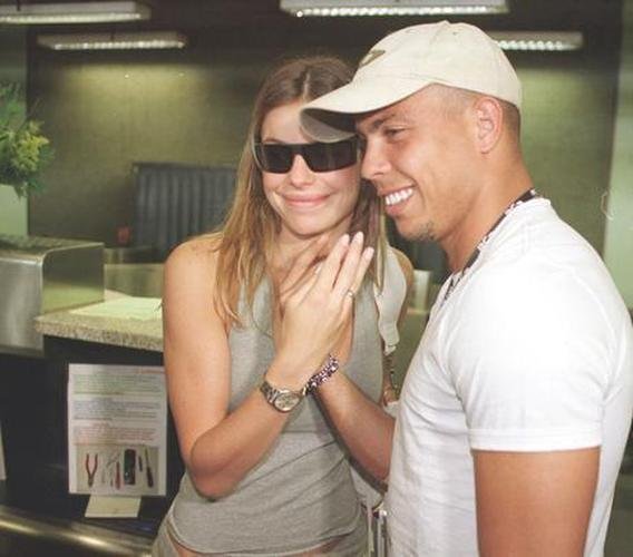 Três meses depois do casamento, Ronaldo e Cicarelli terminaram.