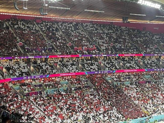 Pblico esvazia Estdio Al Bayt antes mesmo do fim do jogo de abertura da Copa, entre Catar e Equador. Sul-americanos venceram por 2 a 0 com gols de Enner Valencia