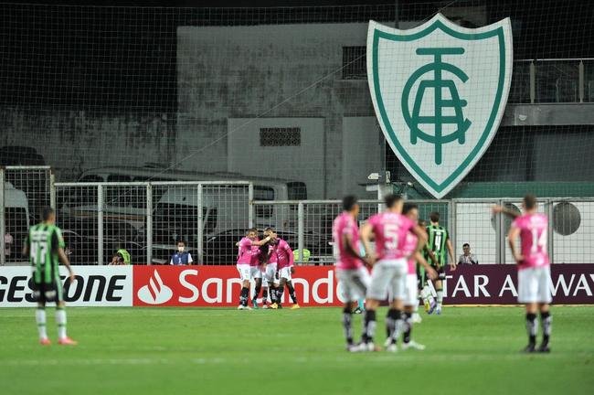Fotos da derrota do Amrica para o Independiente del Valle, por 2 a 0, no Independncia, pelo Grupo D da Copa Libertadores