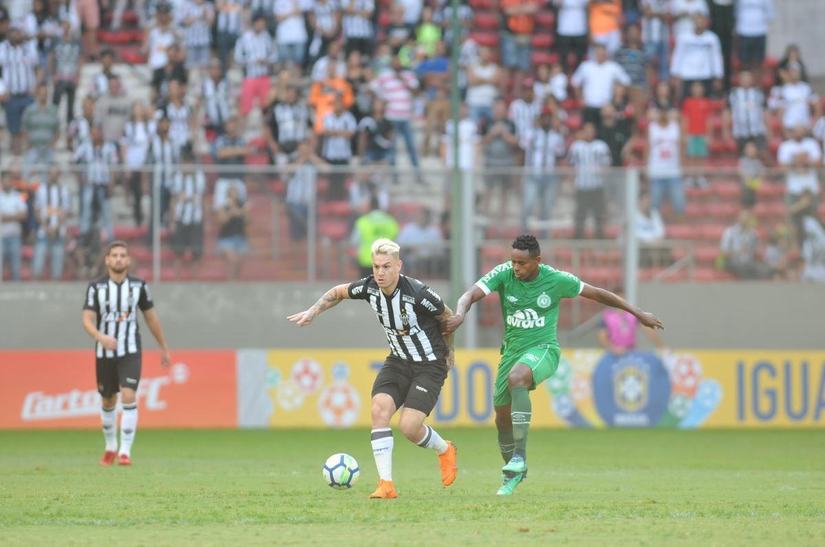 Atltico e Chapecoense fizeram jogo movimentado na tarde deste sbado