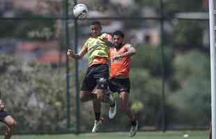 Fotos do primeiro treino de Junior Alonso no retorno ao Atltico