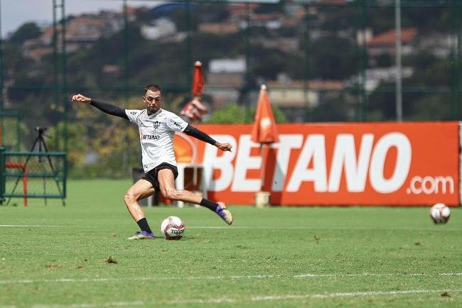 Depois da derrota para a Caldense, por 2 a 1, em Poos de Caldas, jogadores do Atltico voltaram ao trabalho nesta sexta-feira na Cidade do Galo.