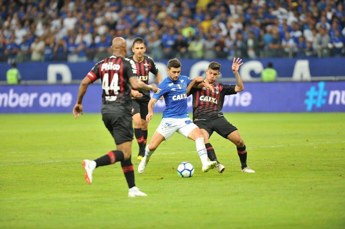 Cruzeiro conseguiu marcar no segundo tempo, com Arrascaeta, mas sofreu empate no fim com Bergson
