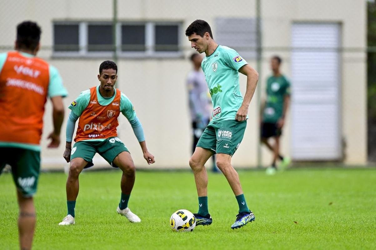 Elenco do Amrica se reapresentou no CT Lanna Drumond nesta quinta-feira, aps trs dias de folga