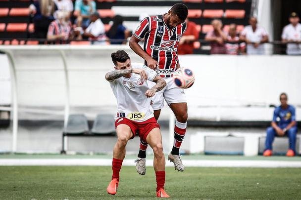 Equipes se enfrentaram pela sétima rodada do Campeonato Pernambucano no estádio do Arruda