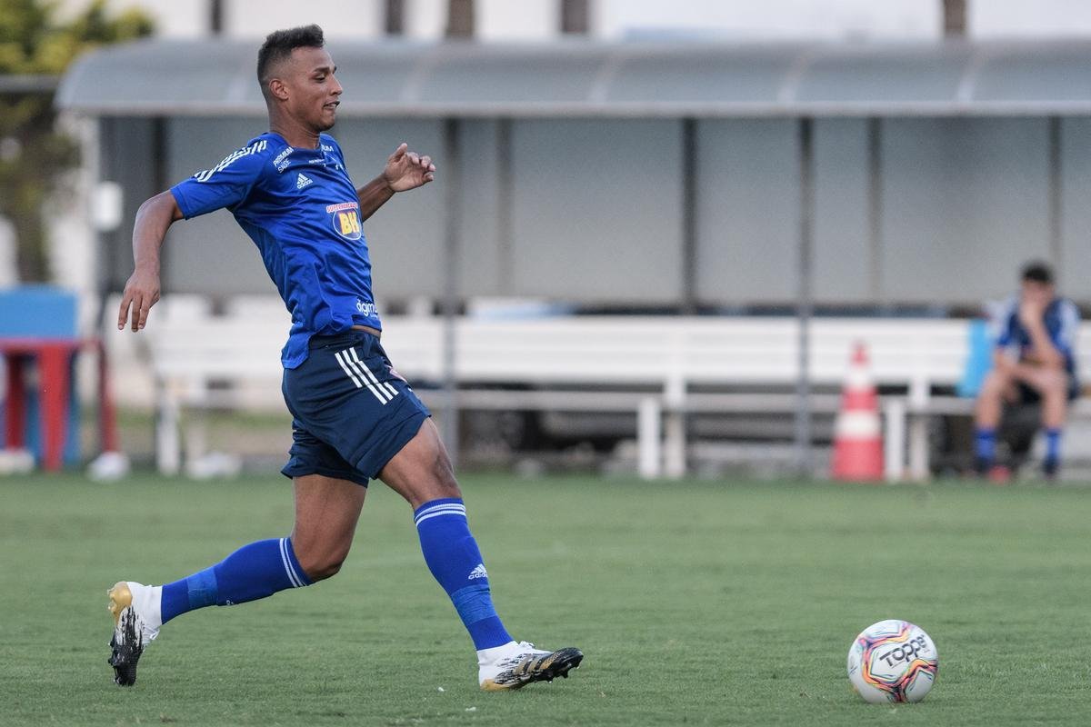 Imagens do treino do Cruzeiro neste domingo (8/11)