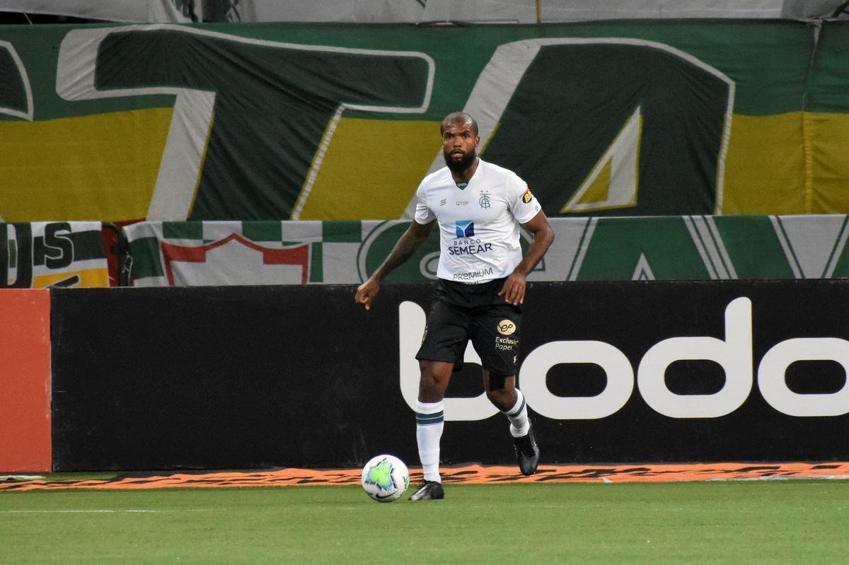 Palmeiras e Amrica se enfrentaram nesta quarta-feira (23), em partida de ida das semifinais da Copa do Brasil. O confronto foi realizado no Allianz Parque, em So Paulo. Na prxima quarta-feira (30), as equipes se reencontram no Independncia, em Belo Horizonte, s 21h30.
