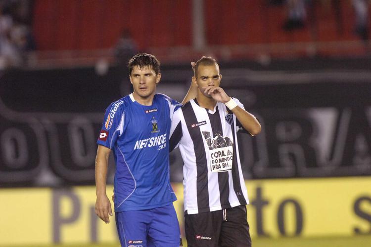 2009 - nove vitrias, cinco empates e cinco derrotas (56,1% de aproveitamento), com 26 gols marcados e 21 sofridos