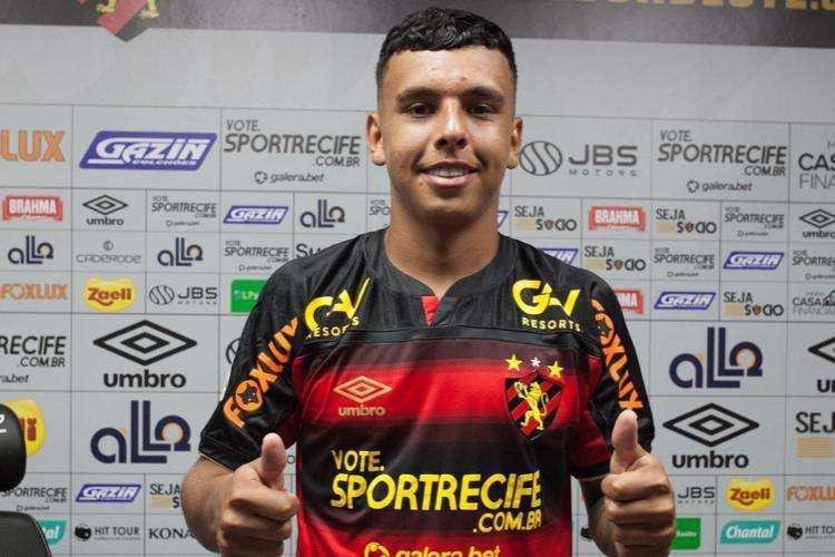 Vincius Pop - Foi emprestado ao Sport at o fim do Campeonato Brasileiro. Ainda no entrou em campo pelo Leo da Ilha. Tem contrato com o Cruzeiro at dezembro de 2024