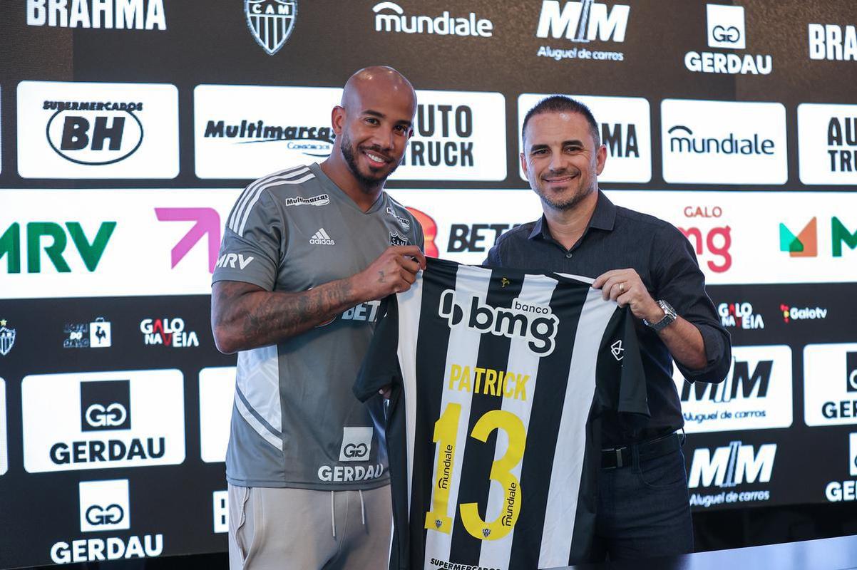Veja fotos da apresentao de Patrick no Atltico
