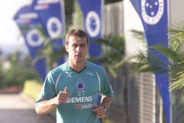 Lateral-direito Alessandro (Flamengo: 1998-2003 / Cruzeiro: 2004): 142 jogos pelo Flamengo (9 gols) e 16 jogos pelo Cruzeiro (1 gol)