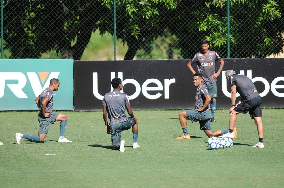Imagens do treino na Cidade do Galo