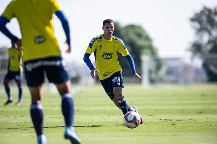 Cruzeiro empatou por 1 a 1 com o Boavista-RJ em jogo-treino realizado neste sbado (22/5), na Toca da Raposa II. Rafael Sobis marcou o gol celeste, enquanto Douglas Pedroso fez para a equipe do Rio de Janeiro.