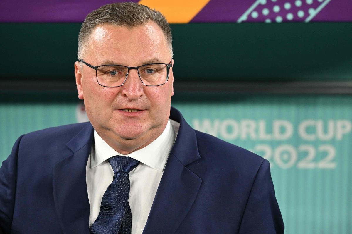 Czeslaw Michniewicz (Polnia) - 500 mil euros (R$ 2,7 milhes)