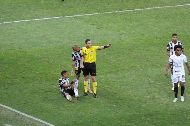 Atltico e Corinthians se enfrentaram no Mineiro, neste domingo (24), em jogo vlido pela 19 rodada da Srie A do Campeonato Brasileiro.