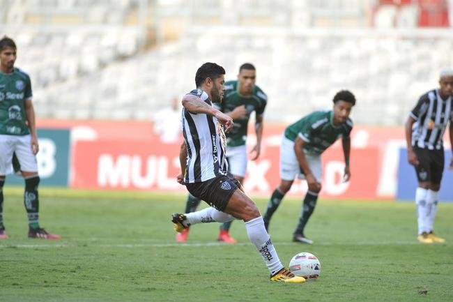 Fotos do jogo de ida da semifinal do Campeonato Mineiro, entre Caldense e Atltico, no Mineiro, em Belo Horizonte