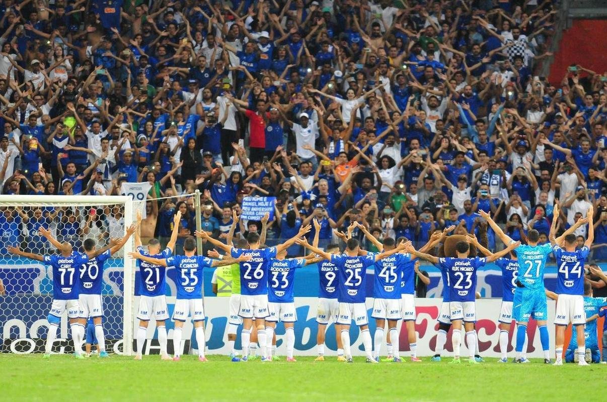 9 Cruzeiro 2 x 0 Tombense - 42.274 torcedores, no Mineiro, pela 22 rodada da Srie B; renda de R$ 1.264.718,00