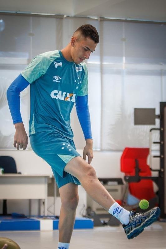 Imagens do treino do Cruzeiro nesta segunda-feira, 27/08. Mano Menezes no permitiu o acesso dos jornalistas, mas clube divulgou fotos da atividade na academia da Toca da Raposa II