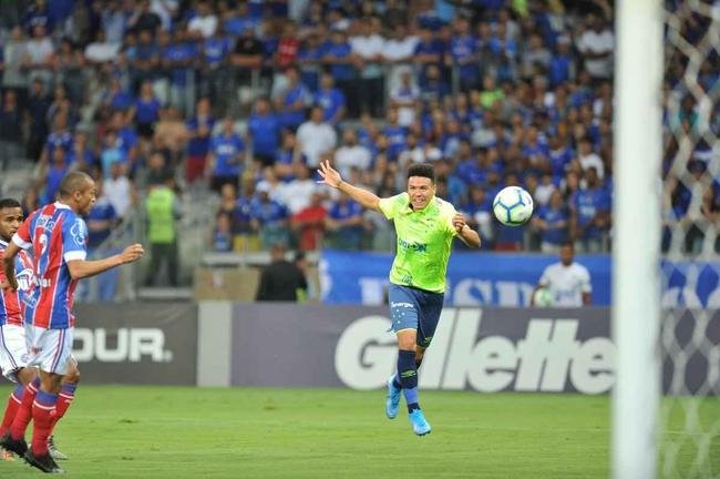 Cruzeiro estreou terceiro uniforme, o ltimo produzido pela Umbro