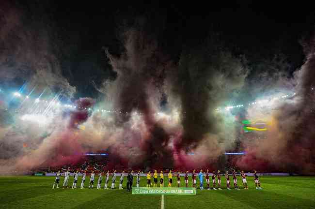 Página 2  Fotos Jogo Flamengo, 67.000+ fotos de arquivo grátis de