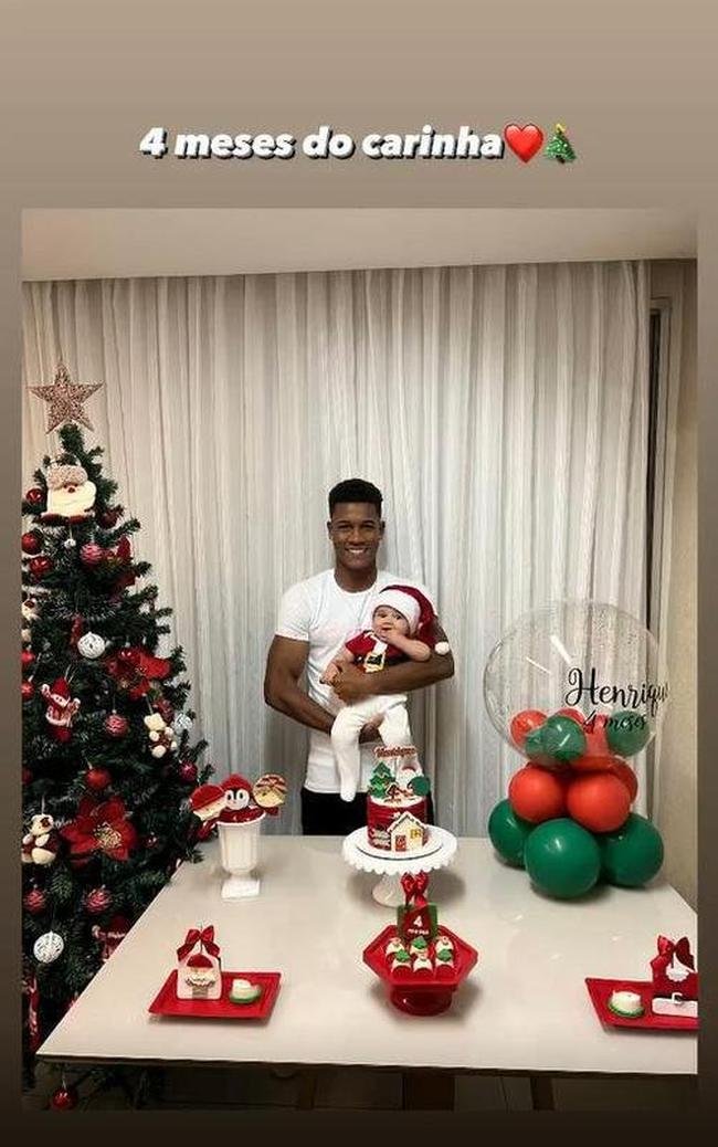 Geovane Jesus em foto com o filho