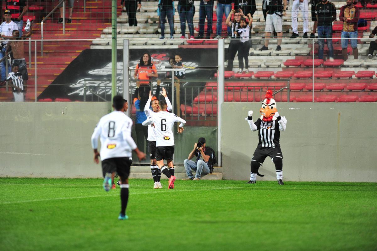 Galinho vence o Fluminense por 3 a 1, de virada, no Independncia, e conquista a Taa BH