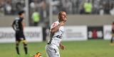 Coringa de Diego Aguirre marcou mais uma vez na Libertadores e vibrou muito diante do Colo Colo