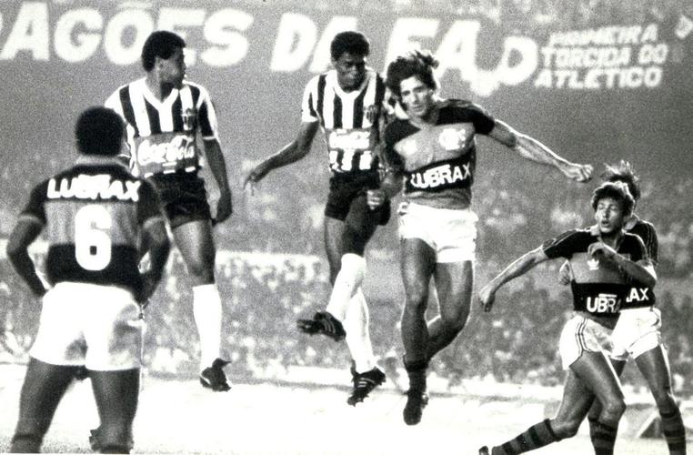 Campeonato Brasileiro de 1987 - O Atlético esteve na semifinal do Módulo Amarelo do Campeonato Brasileiro de 1987. O Galo foi eliminado com duas derrotas para o Flamengo: 1 a 0, fora de casa, e 3 a 2, no Mineirão.