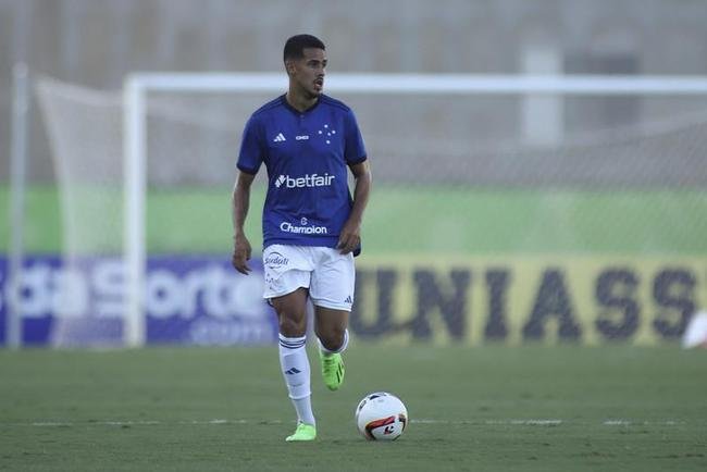 19 Cruzeiro - 8 jogos, com 3 vitrias, 3 empates e 2 derrotas (50% de aproveitamento)