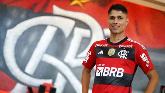 Flamengo: reforo estreia e empolga torcedores em menos de 20 minutos