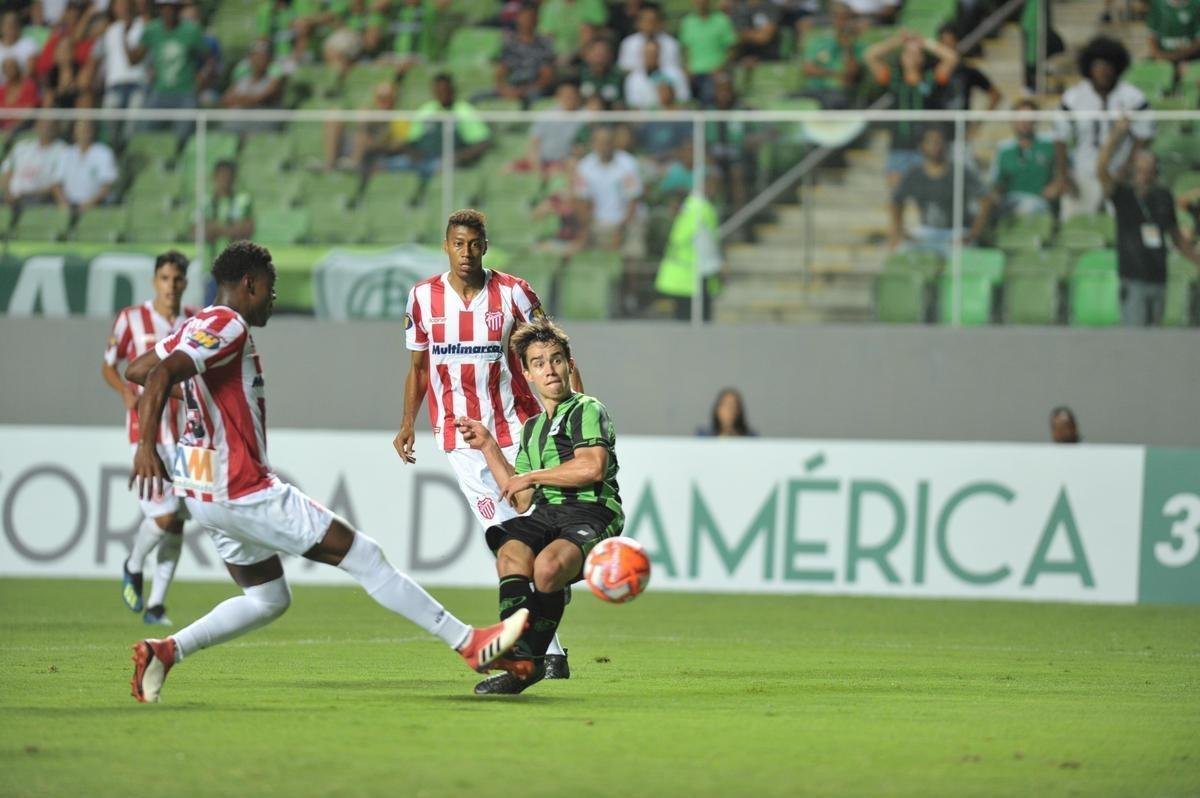 Veja fotos do jogo entre Amrica e Villa Nova