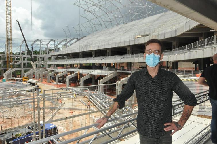 Personalidades no evento que anunciou detalhes da inauguração da Arena MRV. Na foto, o cantor e compositor Nando Reis