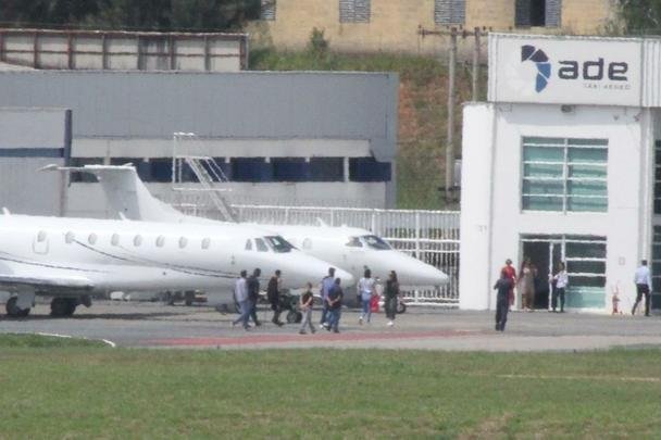 Imagens de Neymar indo embora de Belo Horizonte
