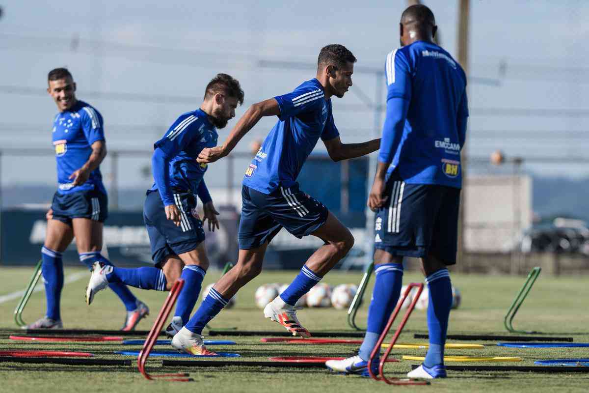 Cruzeiro treinou na tarde desta tera-feira (1/12), na Toca da Raposa II, e encerrou sua preparao para enfrentar o Amrica, no Independncia, pela 25 rodada da Srie B