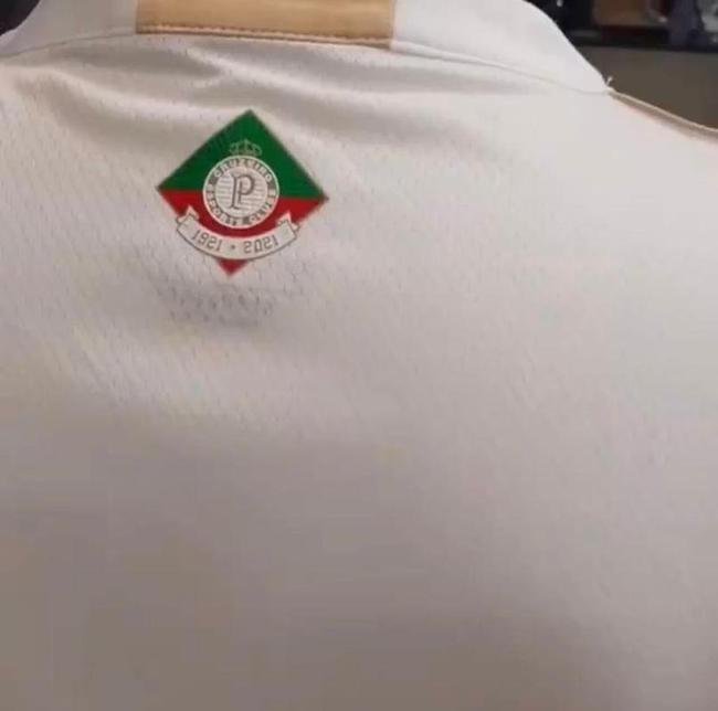Veja fotos da nova camisa branca do Cruzeiro