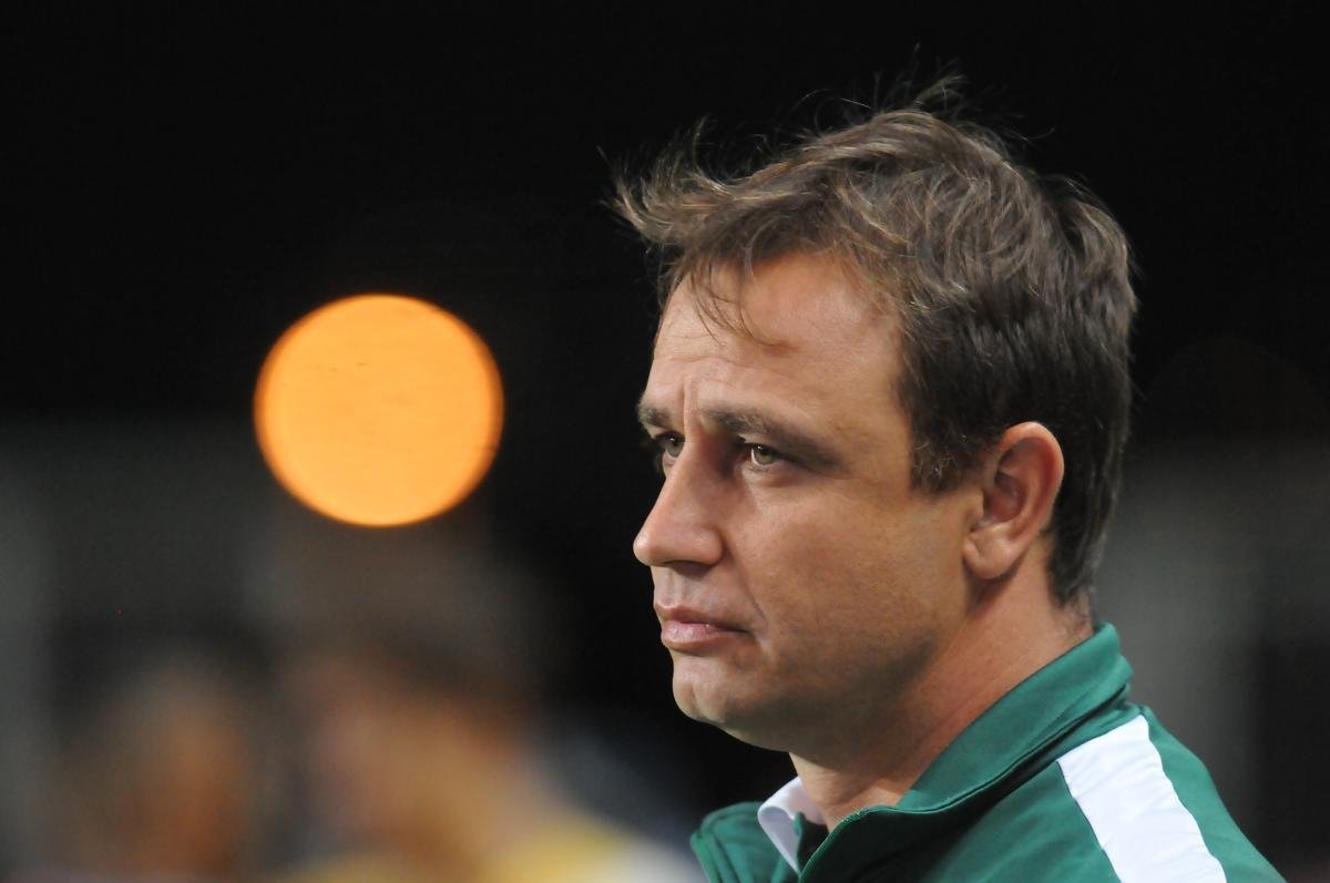 Fotos de Amrica x Brasil de Pelotas, no Independncia, pela 24 rodada da Srie B