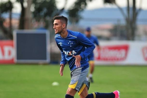 Cruzeiro teve volta de argentino, e Mano Menezes esboou equipe titular para pegar o Sport