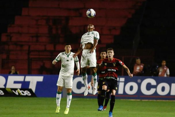 Na Ilha do Retiro, o Sport recebeu o América-MG para tentar buscar sua terceira vitória consecutiva