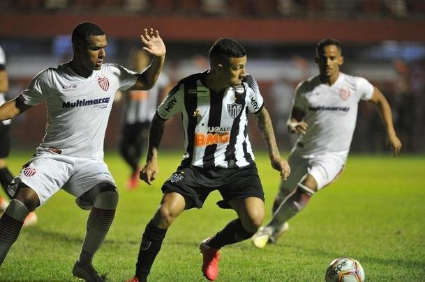 Villa Nova e Atltico se enfrentaram no Alapo do Bonfim, em Nova Lima, pelo Campeonato Mineiro
