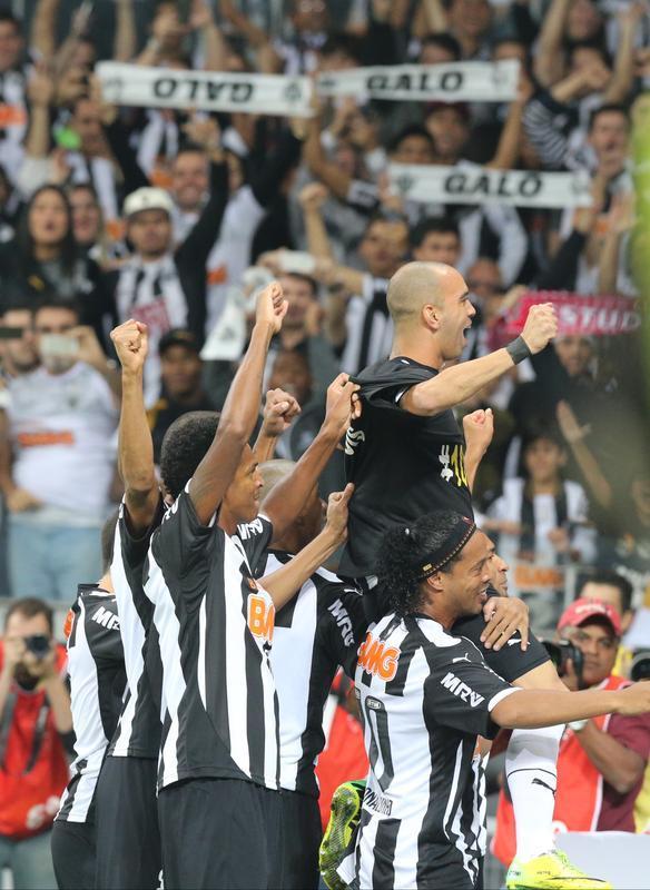 Ronaldinho pode ter feito, contra o Lans, na despedida da Recopa, o seu ltimo jogo pelo Atltico