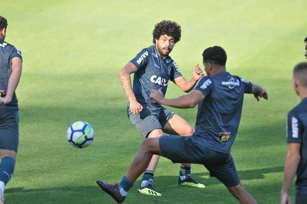 Zagueiro uruguaio Martn Rea treinou pela primeira vez com o elenco do Atltico na Cidade do Galo, j visando ao duelo de domingo, contra o Botafogo, no Rio, pelo Campeonato Brasileiro