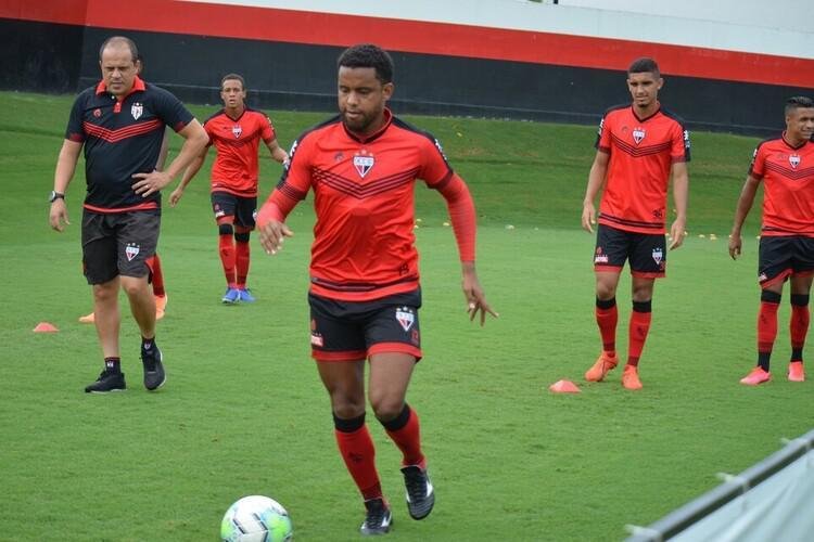 O Atltico-GO possui 0,016% de chance de ttulo, segundo a UFMG. O Drago est na 13 posio do campeonato, com 28 pontos. 