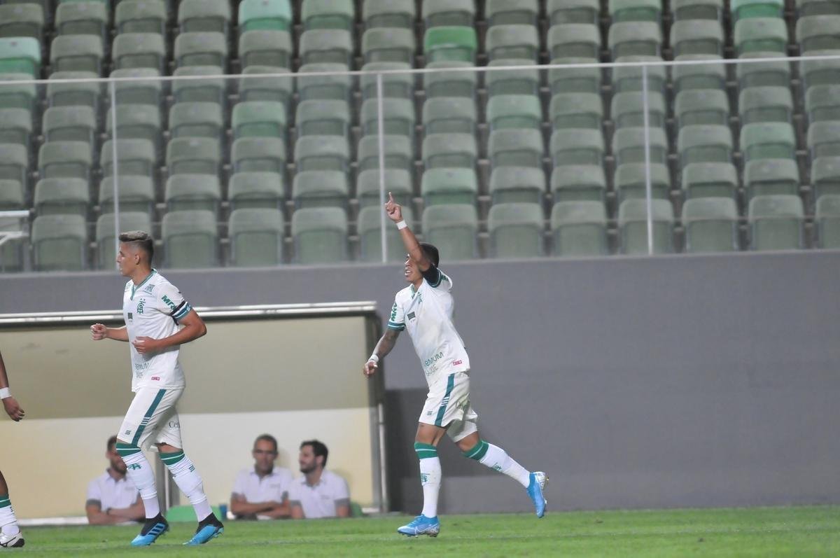 Fotos de Amrica x Brasil de Pelotas, no Independncia, pela 24 rodada da Srie B