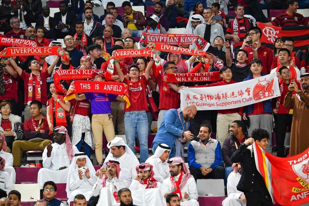 Torcidas de Liverpool e Flamego na final do Mundial de Clubes, em Doha, no Catar