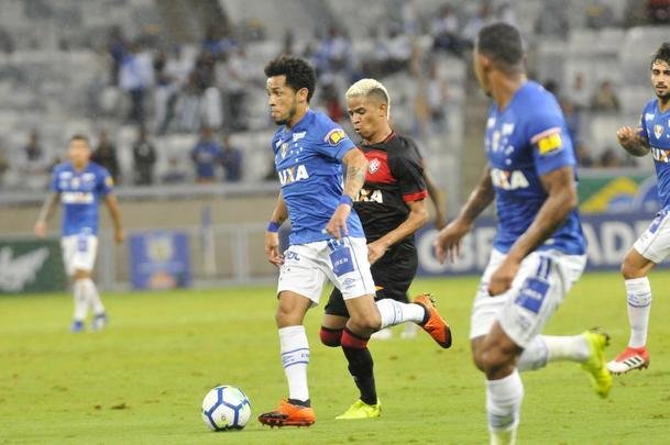 No segundo tempo, Fred marcou duas vezes e ampliou vantagem do Cruzeiro para 3 a 0