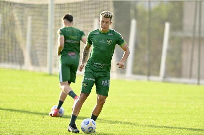 Mancini comandou primeiras atividades no Coelho nesta semana