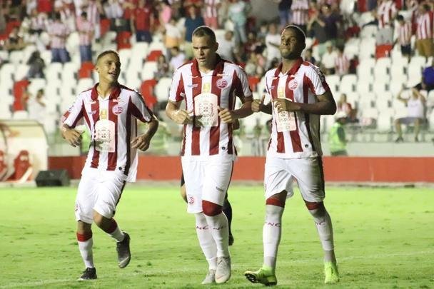 Mais um gol de pênalti, desta vez contra o Altos-PI, pela Copa do Nordeste