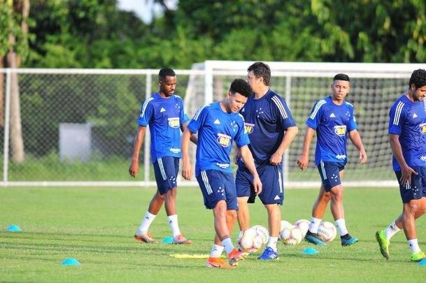 Fotos da reapresentao do Cruzeiro na Toca da Raposa II