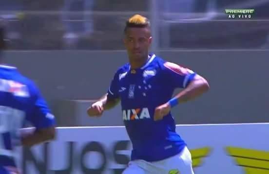 Torcedores do Cruzeiro brincaram nas redes sociais com vitria diante do Atltico, em pleno Independncia